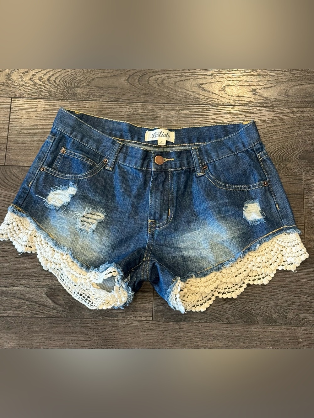 Like NEW 🆕 Listicle Blue Distressed Denim Shorts with Crochet Hem